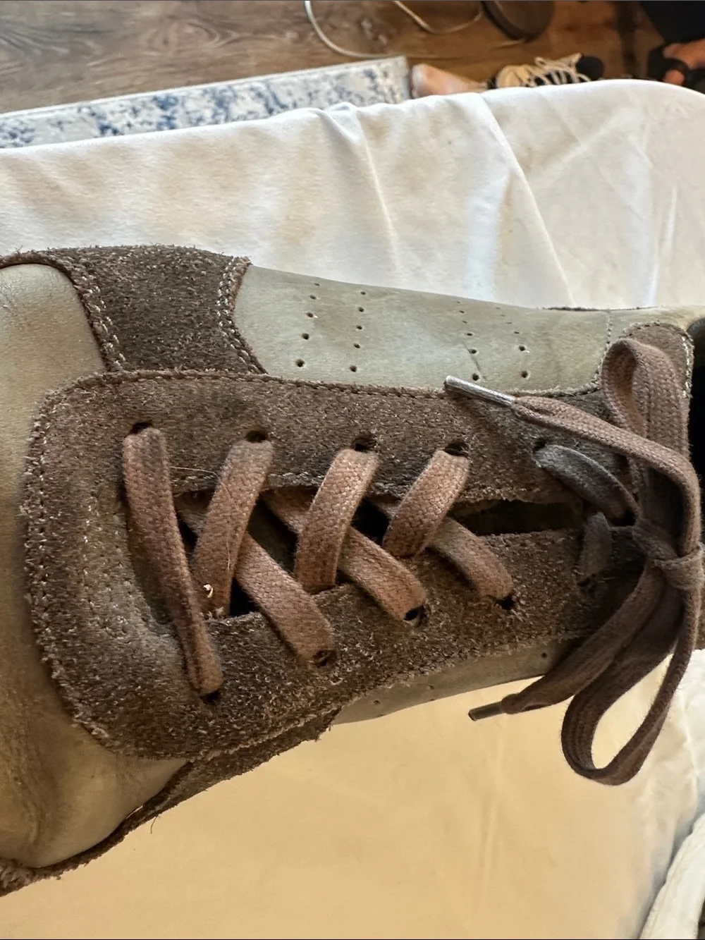 Banana Republic low top
